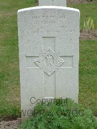 Reichswald Forest War Cemetery - Groves, Derrick