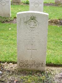 Reichswald Forest War Cemetery - Hains, Gordon John