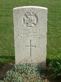 Reichswald Forest War Cemetery - Hands, George