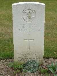 Reichswald Forest War Cemetery - Hemingway, John