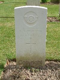 Reichswald Forest War Cemetery - Henderson, Richard William