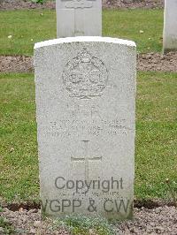 Reichswald Forest War Cemetery - Hill, Kenneth