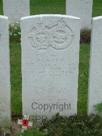 Reichswald Forest War Cemetery - Holmes, Dennis Aubrey