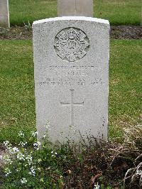 Reichswald Forest War Cemetery - Holmes, Hugh