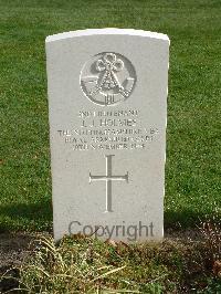 Reichswald Forest War Cemetery - Holmes, John Joseph