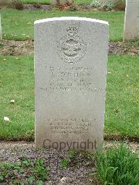 Reichswald Forest War Cemetery - Houghton Brown, Roland