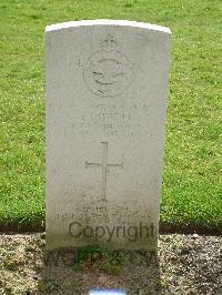 Reichswald Forest War Cemetery - Howell, Eric