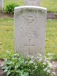 Reichswald Forest War Cemetery - Hughes, Raymond