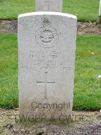 Reichswald Forest War Cemetery - Huntley, John Leonard George