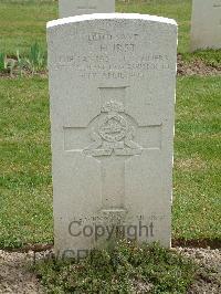 Reichswald Forest War Cemetery - Hurst, John