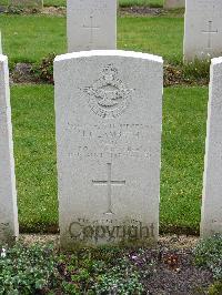 Reichswald Forest War Cemetery - Lambeth, Hewart Joseph