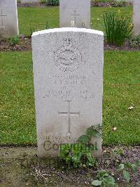 Reichswald Forest War Cemetery - Larter, Ronald