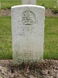 Reichswald Forest War Cemetery - Legg, Francis