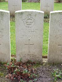 Reichswald Forest War Cemetery - Lepetit, Ronald George