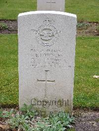 Reichswald Forest War Cemetery - Lowndes, George Edward