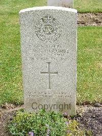 Reichswald Forest War Cemetery - Luscombe, Ernest William George