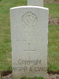 Reichswald Forest War Cemetery - Lynam, Bernard Patrick