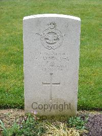 Reichswald Forest War Cemetery - Lyne, Robert Ernest