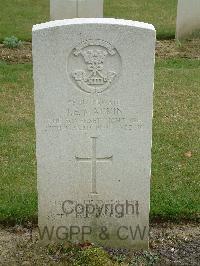 Reichswald Forest War Cemetery - MacKin, John Edward