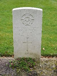 Reichswald Forest War Cemetery - McClung, John Henry Colin