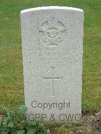 Reichswald Forest War Cemetery - McManus, Trevor Alwyn