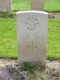 Reichswald Forest War Cemetery - McMillan, Ronald Robert