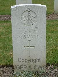 Reichswald Forest War Cemetery - Meadows, James Dixon