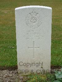 Reichswald Forest War Cemetery - Miles, Richard John