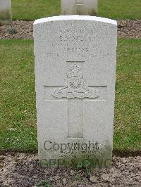 Reichswald Forest War Cemetery - Mills, Benjamin Samuel