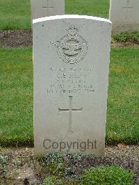 Reichswald Forest War Cemetery - Mills, Geoffrey Edgar