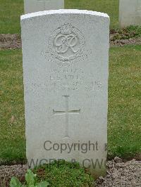 Reichswald Forest War Cemetery - Mills, Herbert Edward