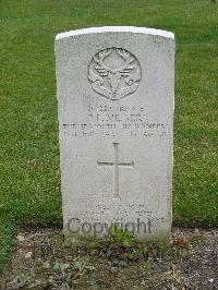 Reichswald Forest War Cemetery - Milner, Peter Francis