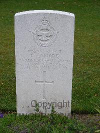 Reichswald Forest War Cemetery - Moore, Ronald Thomas