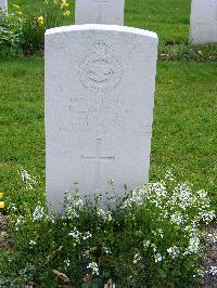 Reichswald Forest War Cemetery - Muffett, Raymond Ernest