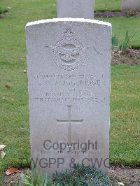 Reichswald Forest War Cemetery - Muggeridge, Derrick William