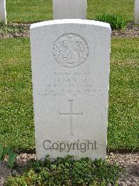 Reichswald Forest War Cemetery - Newitt, Peter Ivan