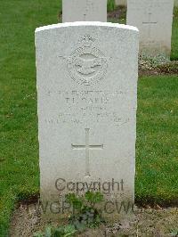 Reichswald Forest War Cemetery - Oakes, Thomas Leslie