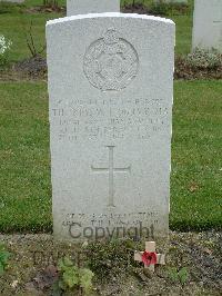 Reichswald Forest War Cemetery - Ogilvy, The Rev. Walter Tulliedeph