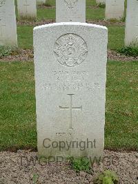 Reichswald Forest War Cemetery - Petley, Robert