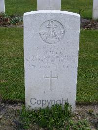 Reichswald Forest War Cemetery - Piper, Thomas James