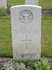 Reichswald Forest War Cemetery - Plastow, Sydney