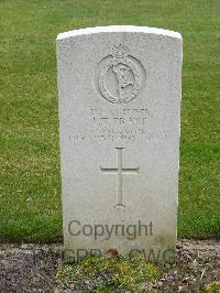 Reichswald Forest War Cemetery - Pratt, Leslie Thomas