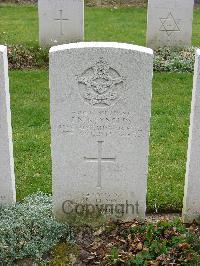 Reichswald Forest War Cemetery - Reynolds, Charles Noel