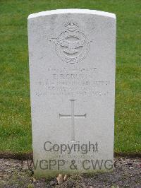 Reichswald Forest War Cemetery - Roberts, Edward