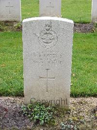 Reichswald Forest War Cemetery - Roberts, William Augustus