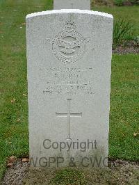 Reichswald Forest War Cemetery - Roy, Robert James