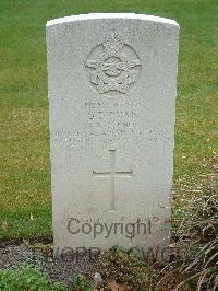 Reichswald Forest War Cemetery - Ryan, Gerald Ernest