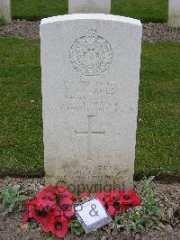 Reichswald Forest War Cemetery - Searle, Roy