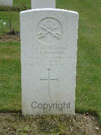 Reichswald Forest War Cemetery - Simmons, Arthur John