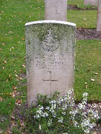 Reichswald Forest War Cemetery - Simmons, Thomas Charles Eugene